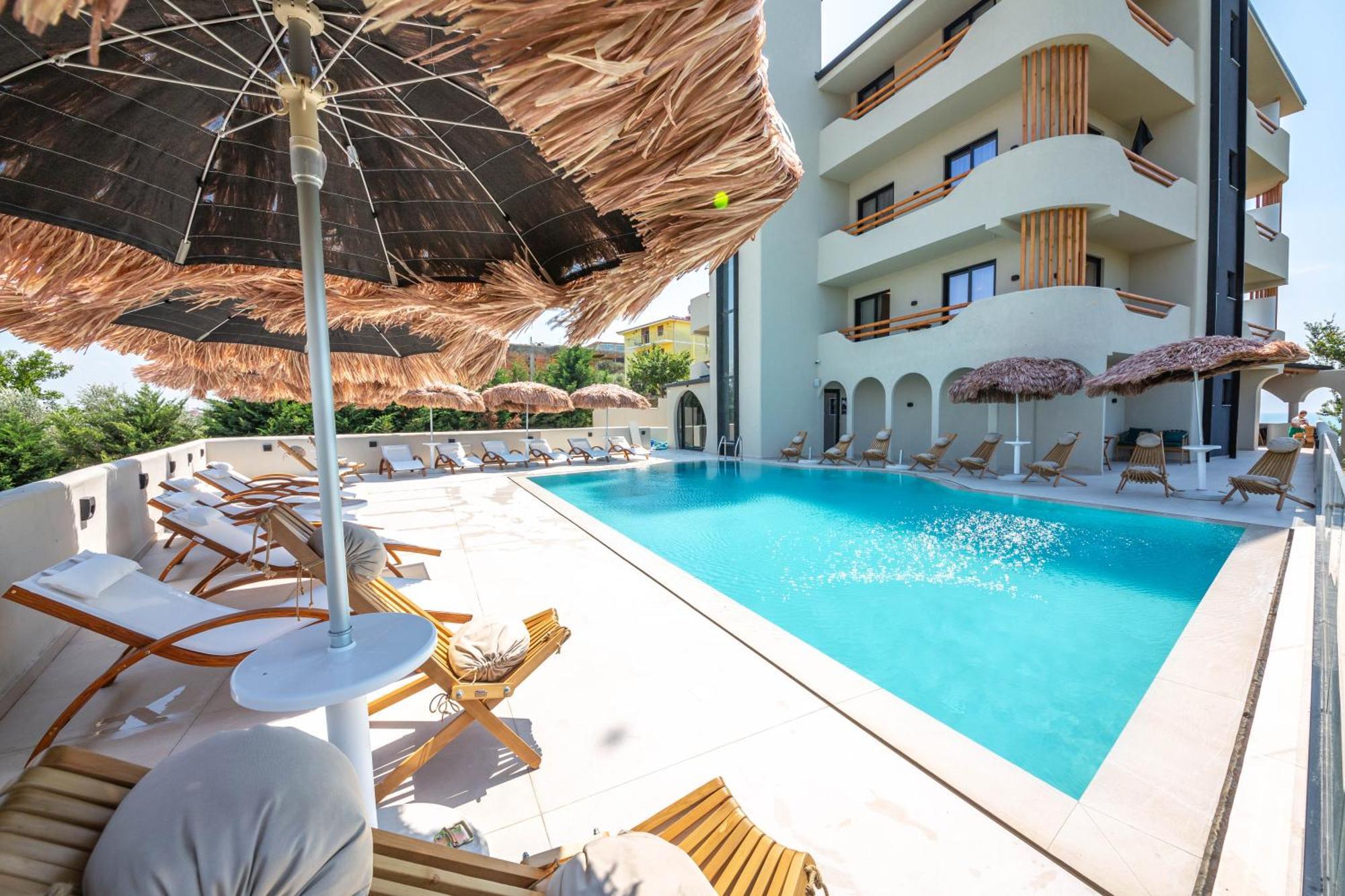 Emara Boutique Hotel Kavaje Luaran gambar