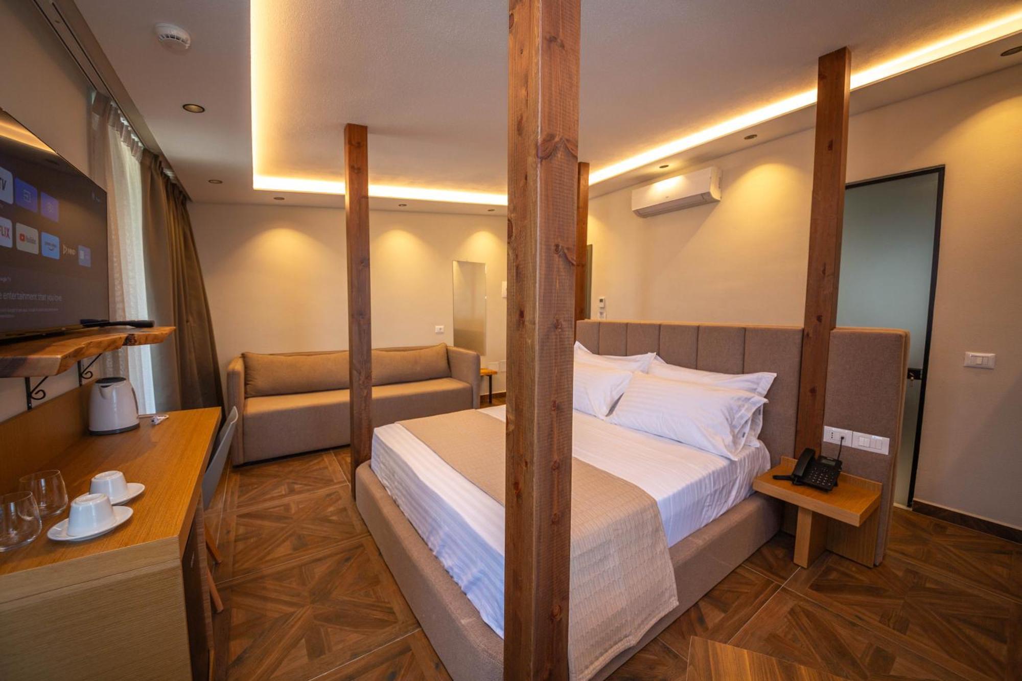 Emara Boutique Hotel Kavaje Luaran gambar