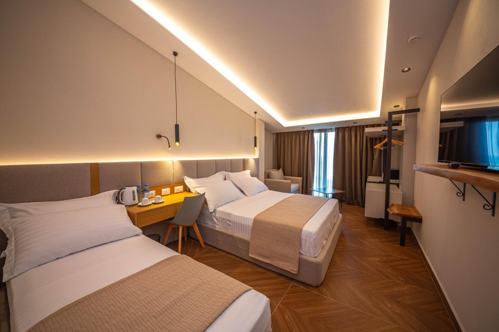 Emara Boutique Hotel Kavaje Luaran gambar