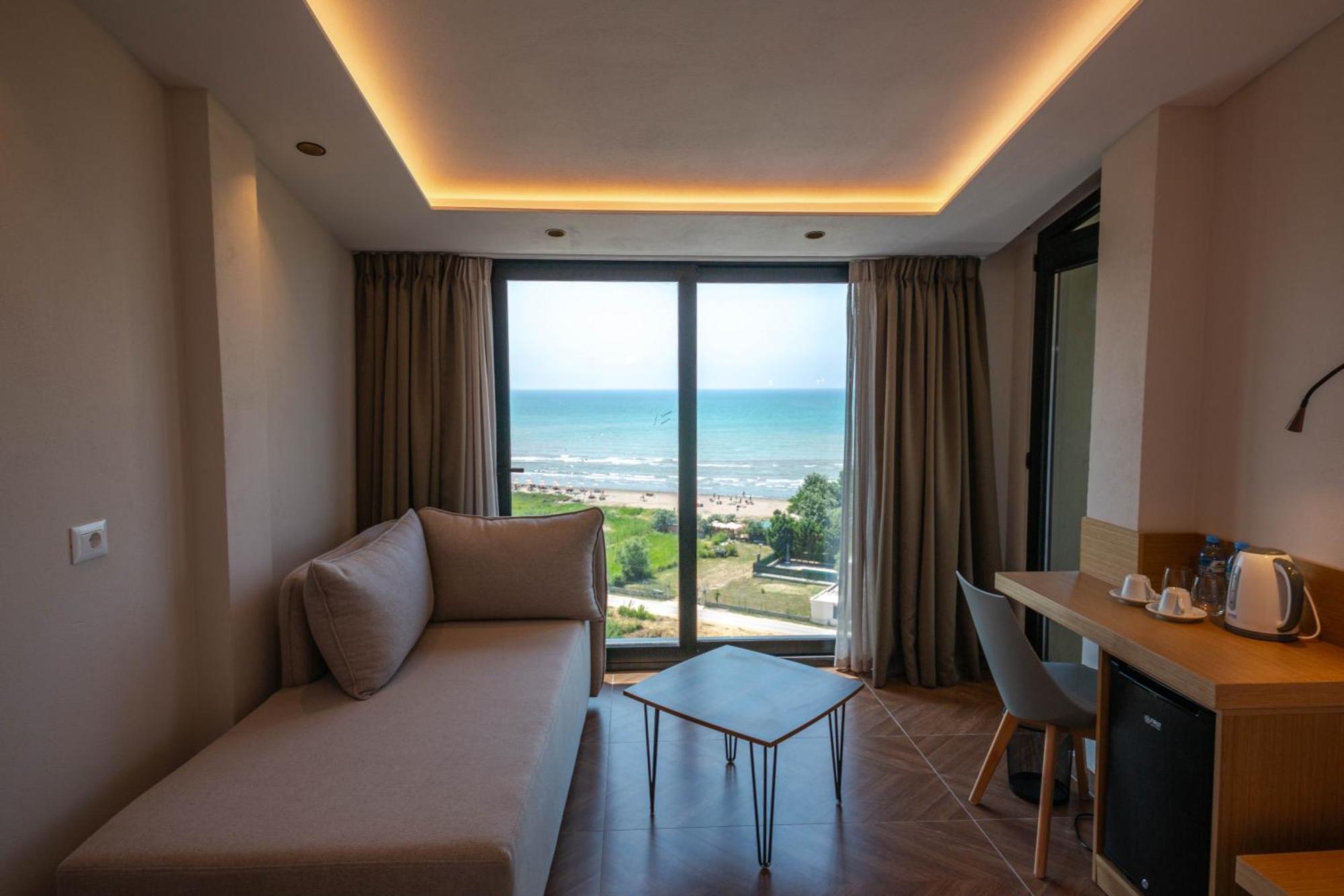 Emara Boutique Hotel Kavaje Luaran gambar