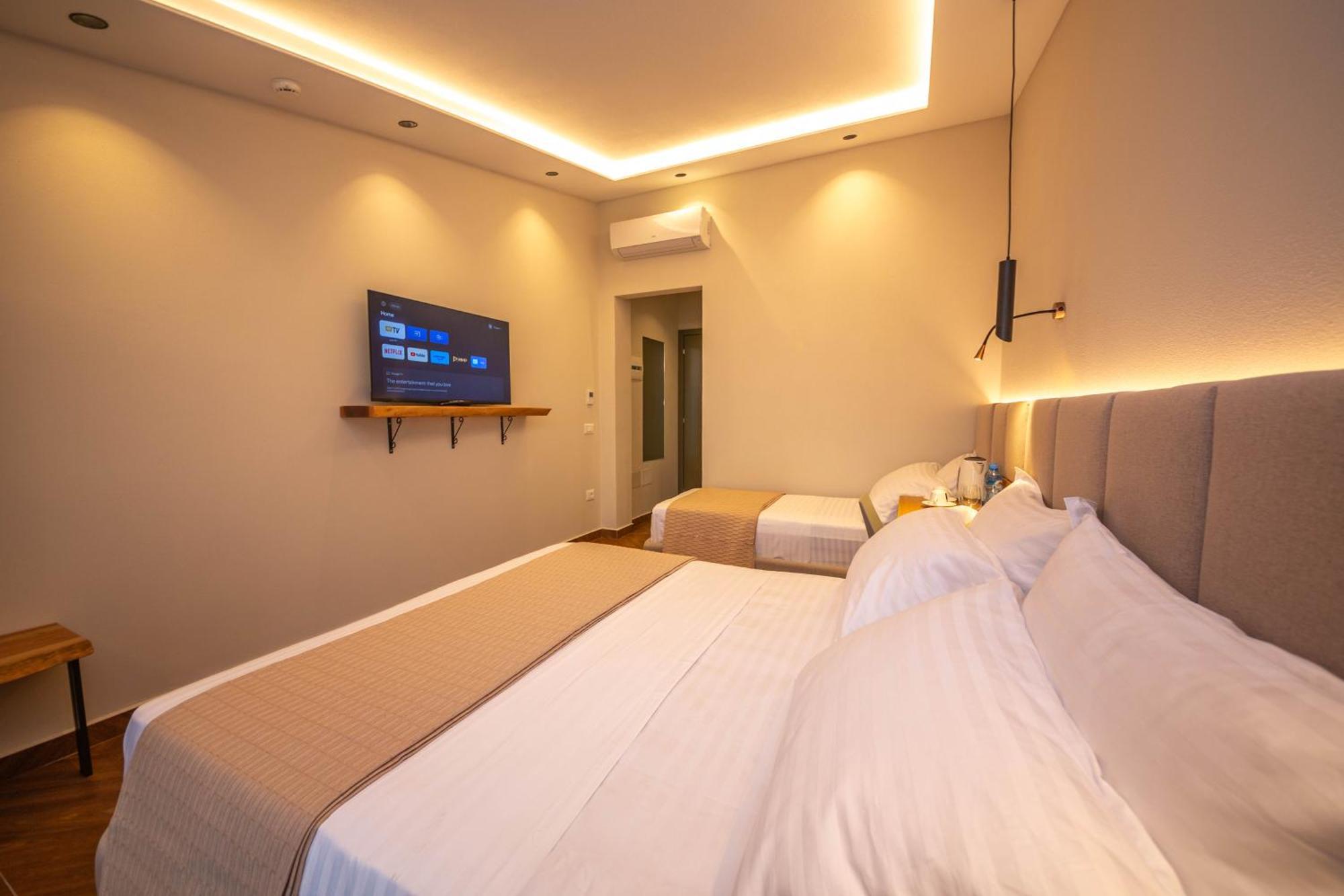 Emara Boutique Hotel Kavaje Bilik gambar