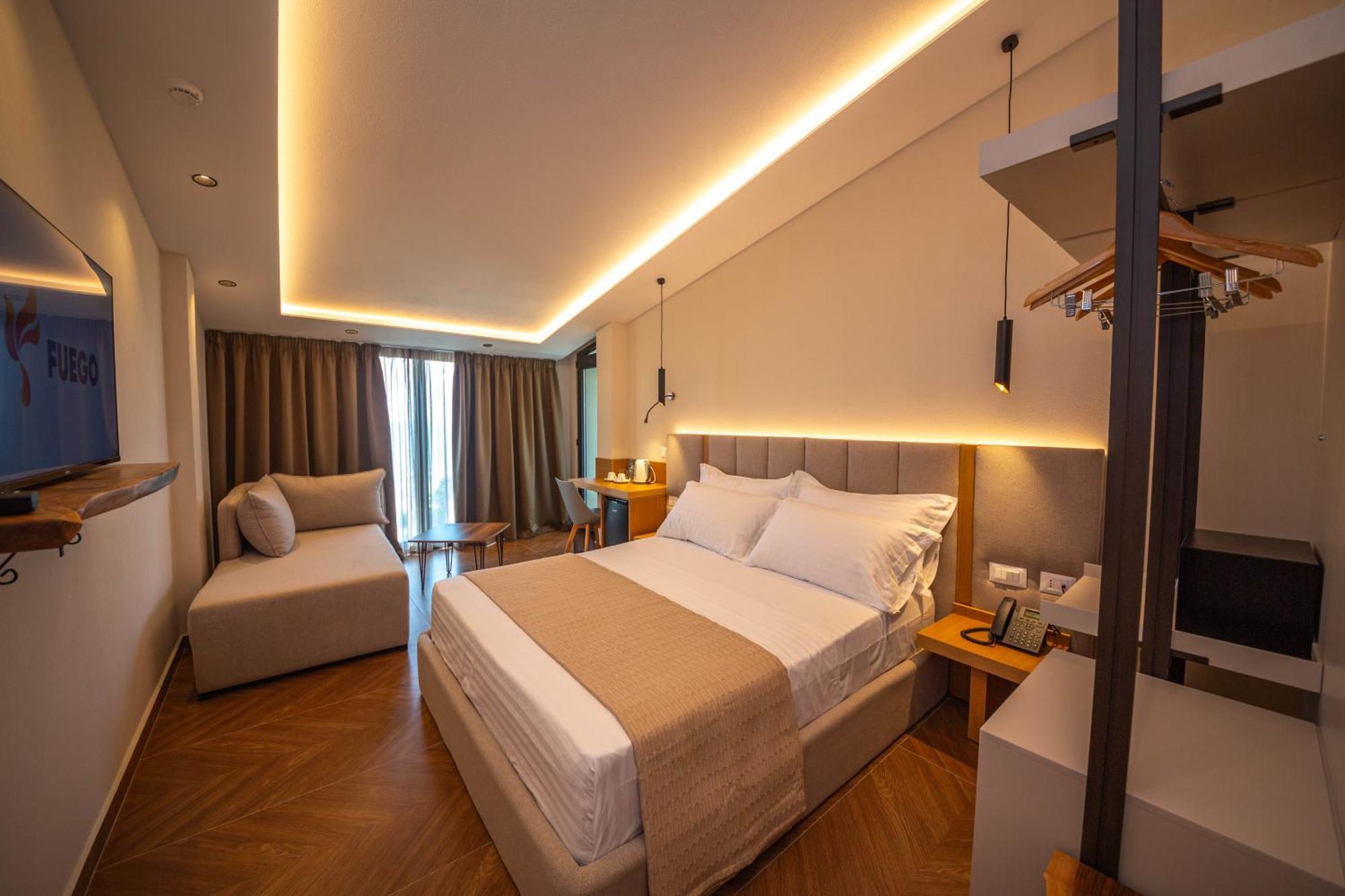 Emara Boutique Hotel Kavaje Luaran gambar