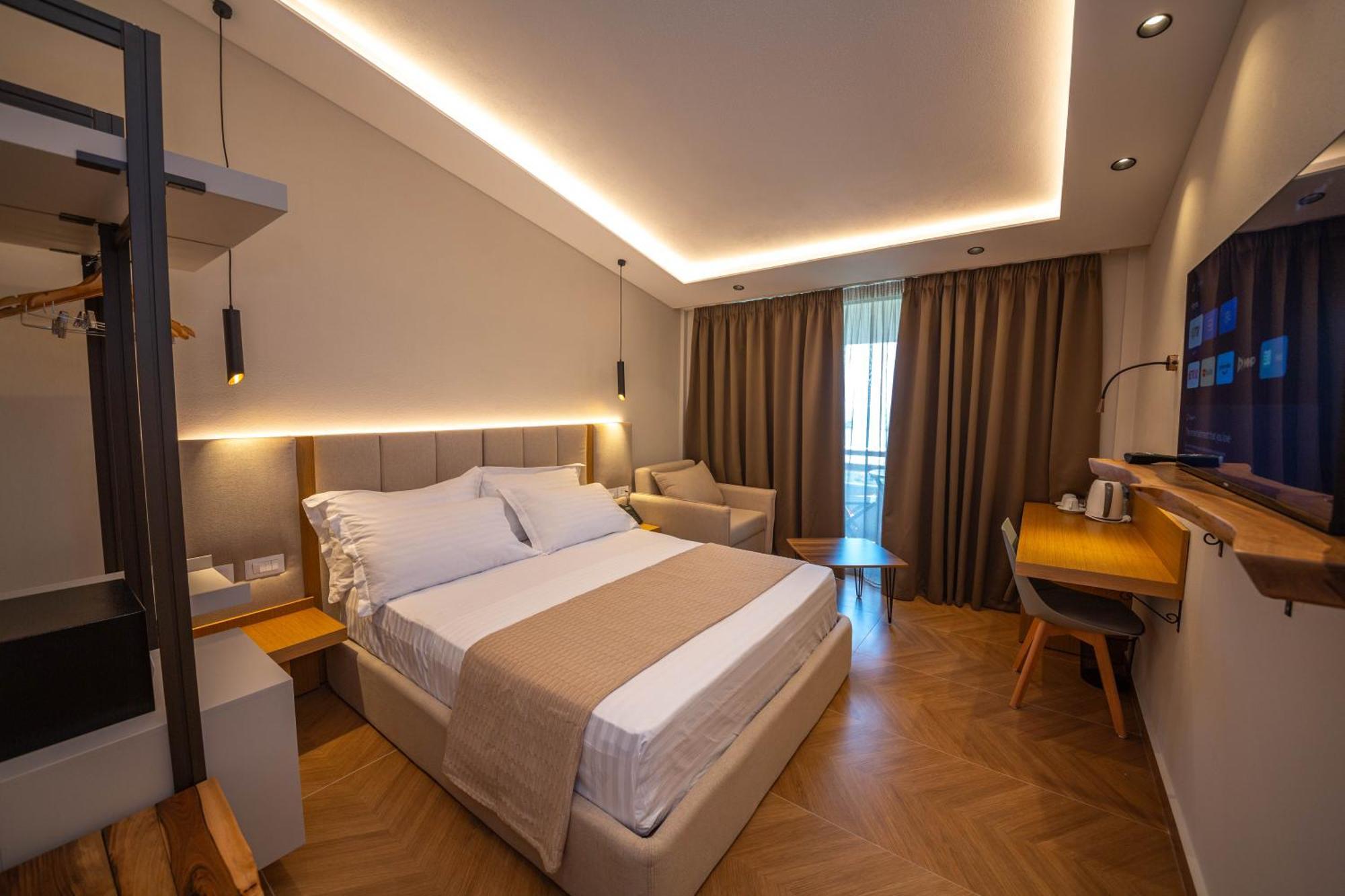 Emara Boutique Hotel Kavaje Luaran gambar