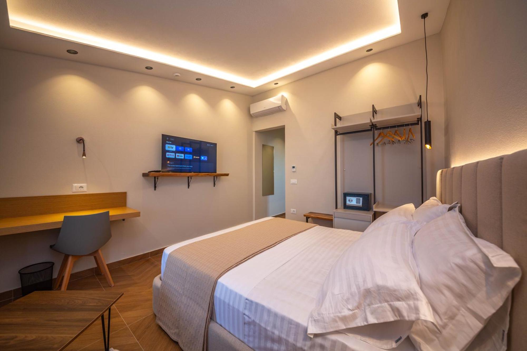 Emara Boutique Hotel Kavaje Luaran gambar