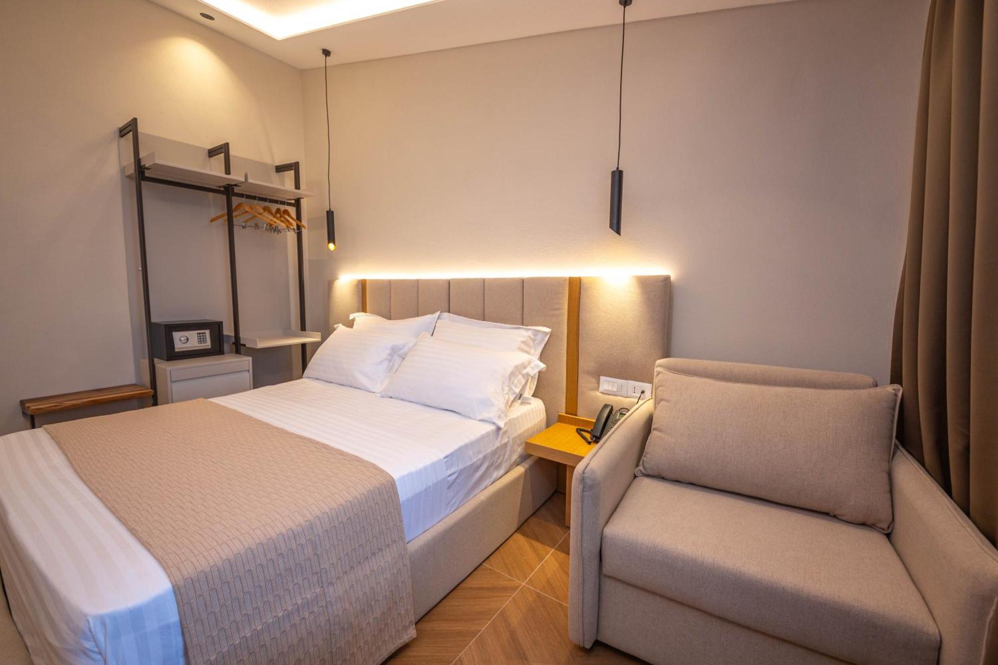 Emara Boutique Hotel Kavaje Luaran gambar