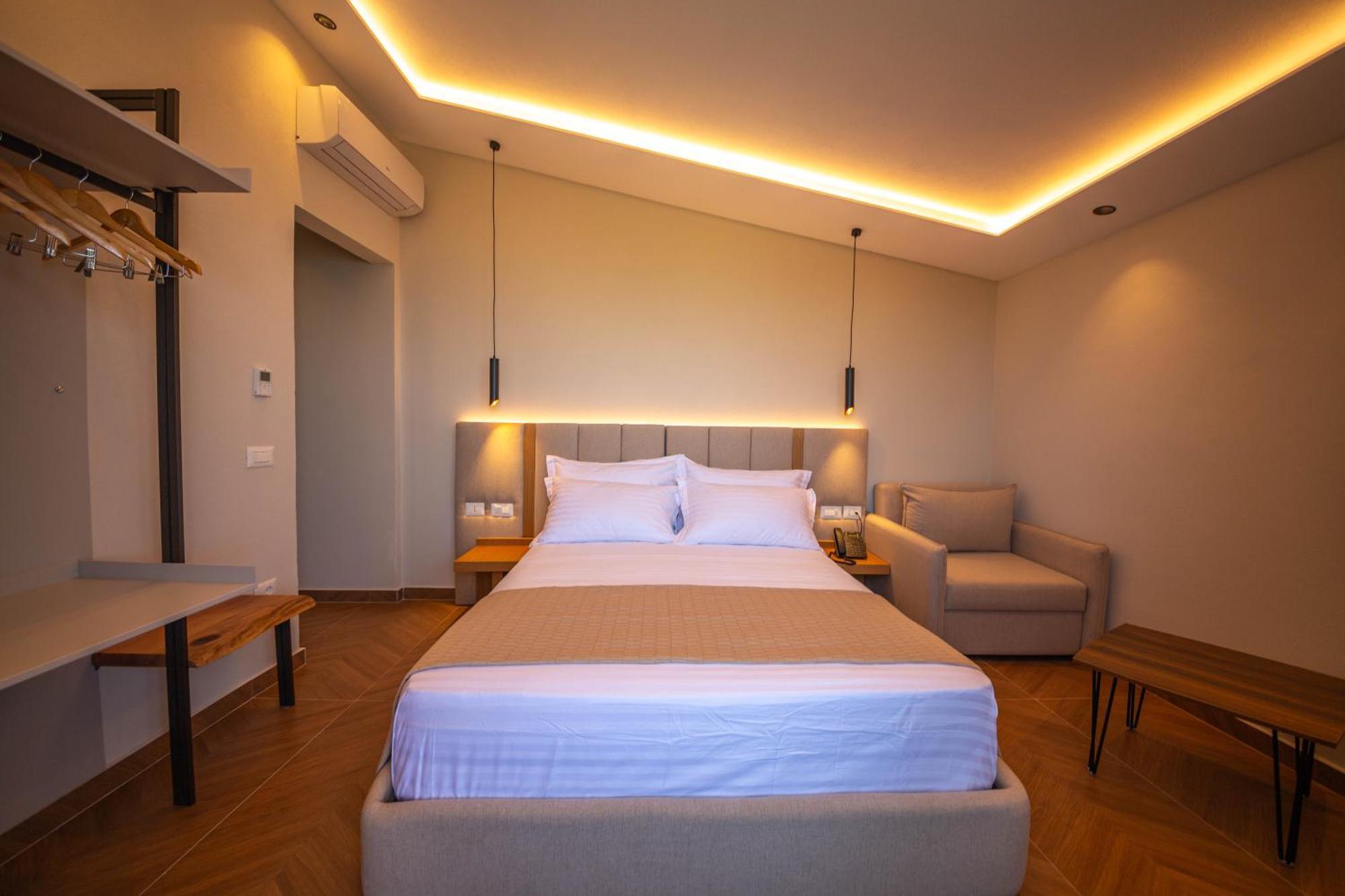 Emara Boutique Hotel Kavaje Bilik gambar