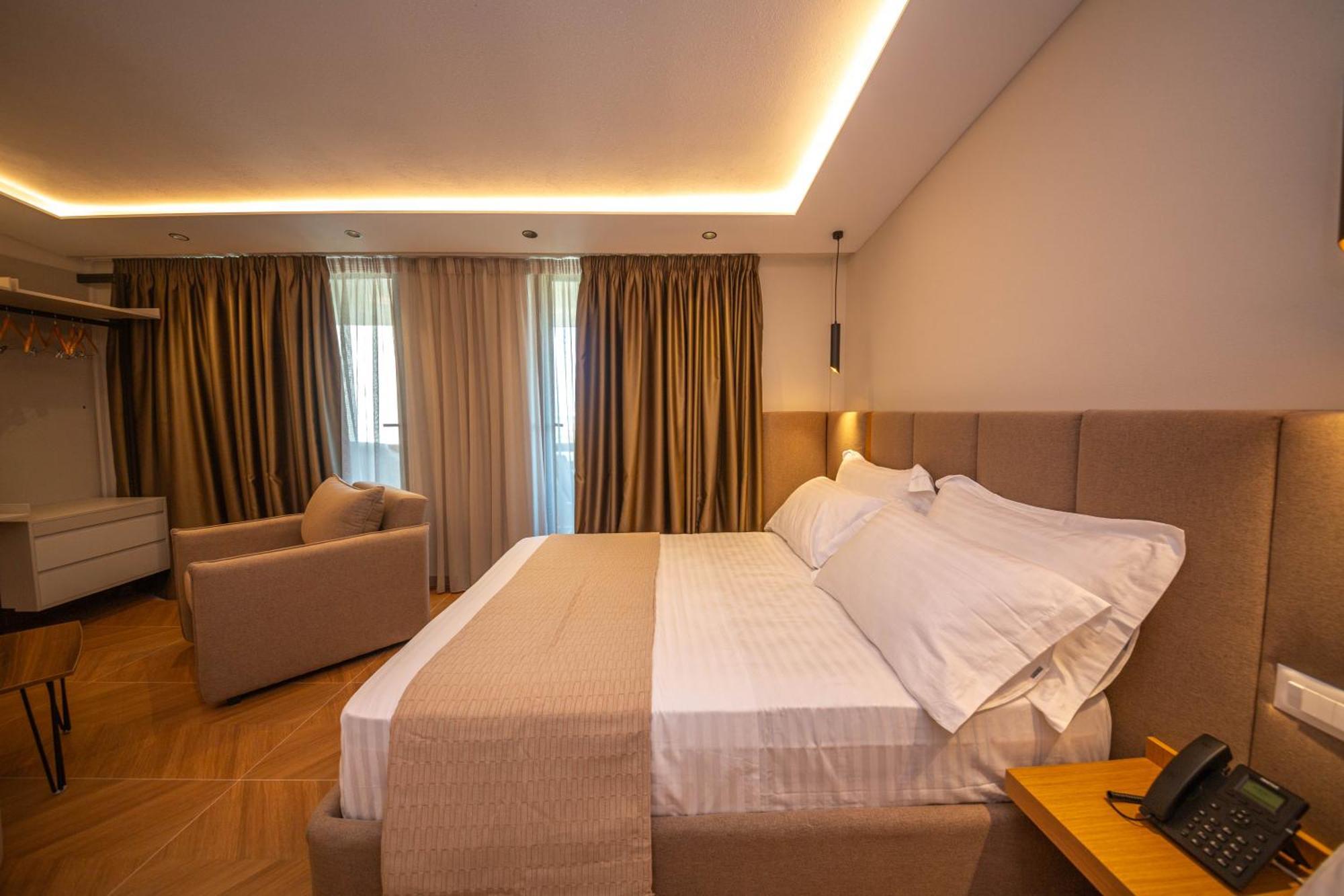 Emara Boutique Hotel Kavaje Bilik gambar