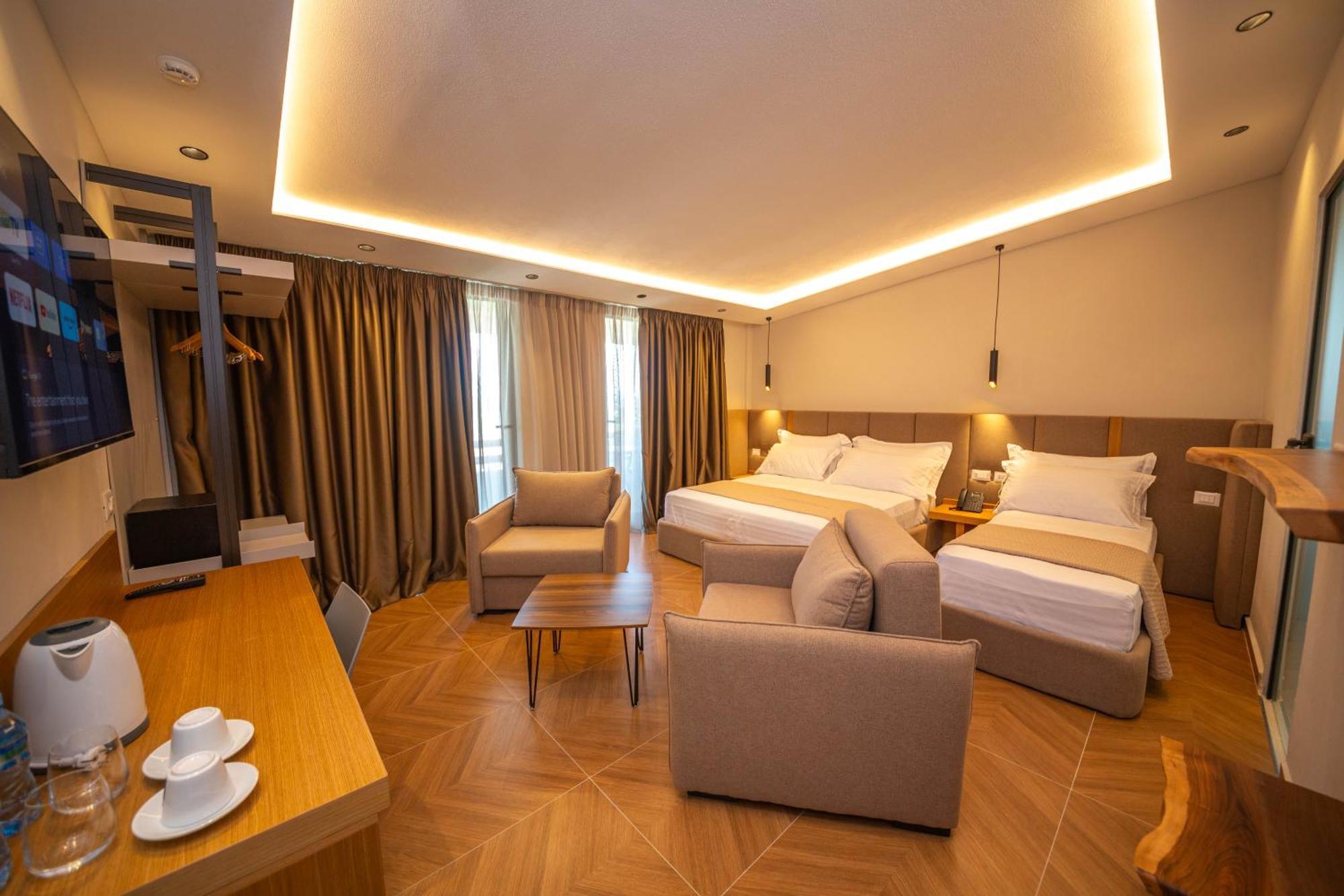 Emara Boutique Hotel Kavaje Luaran gambar